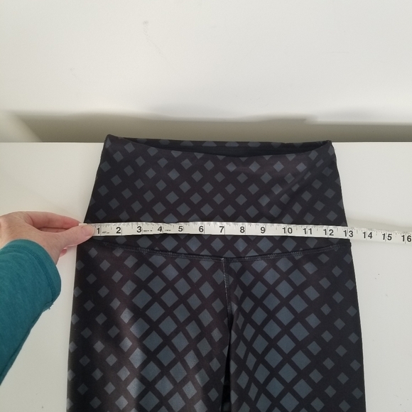 NWT The North Face Contoured Tech High Rise Flash Dry Leggings XS Geometric - Picture 14 of 16